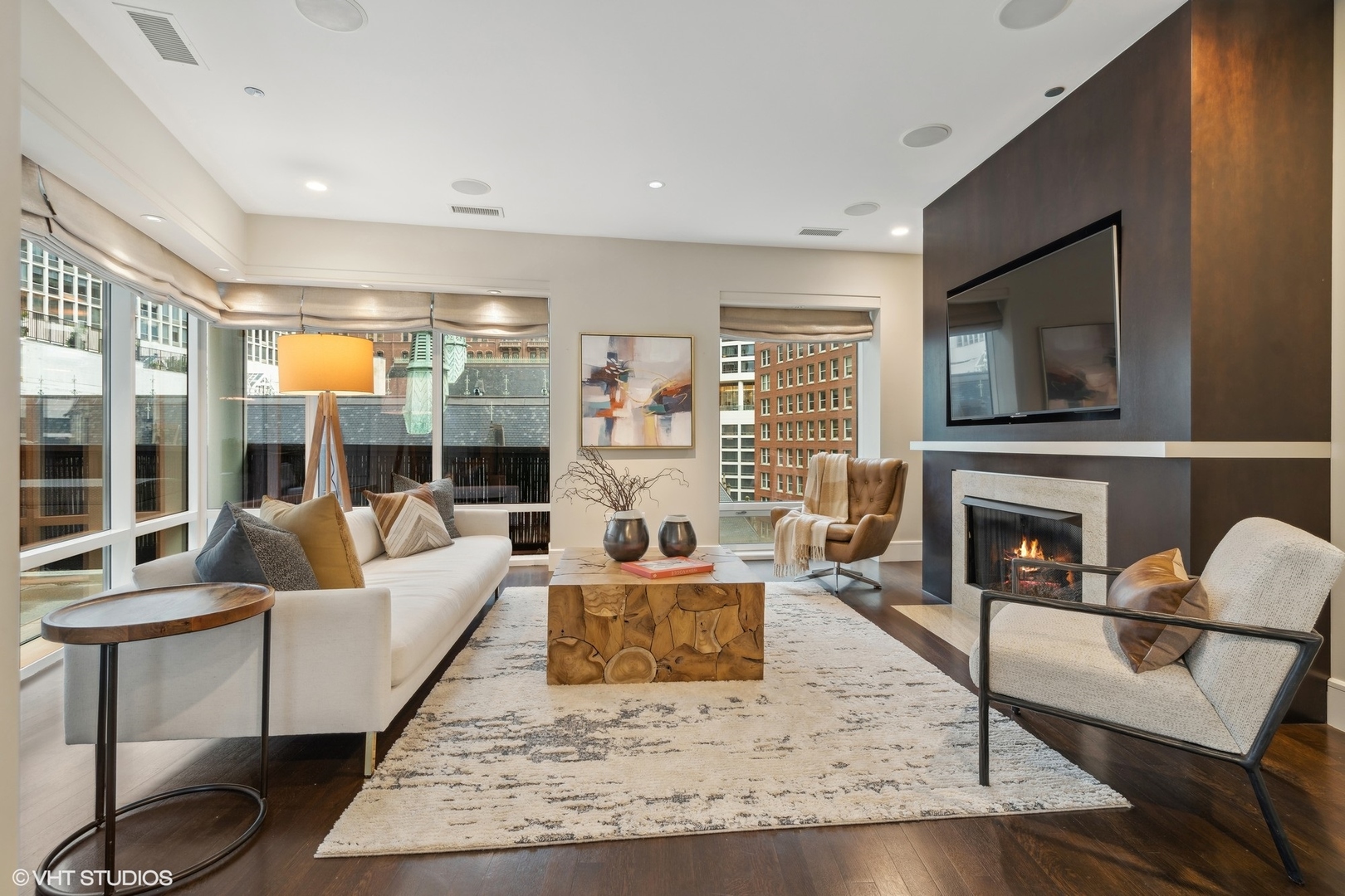 50 E Chestnut Street Unit: 501