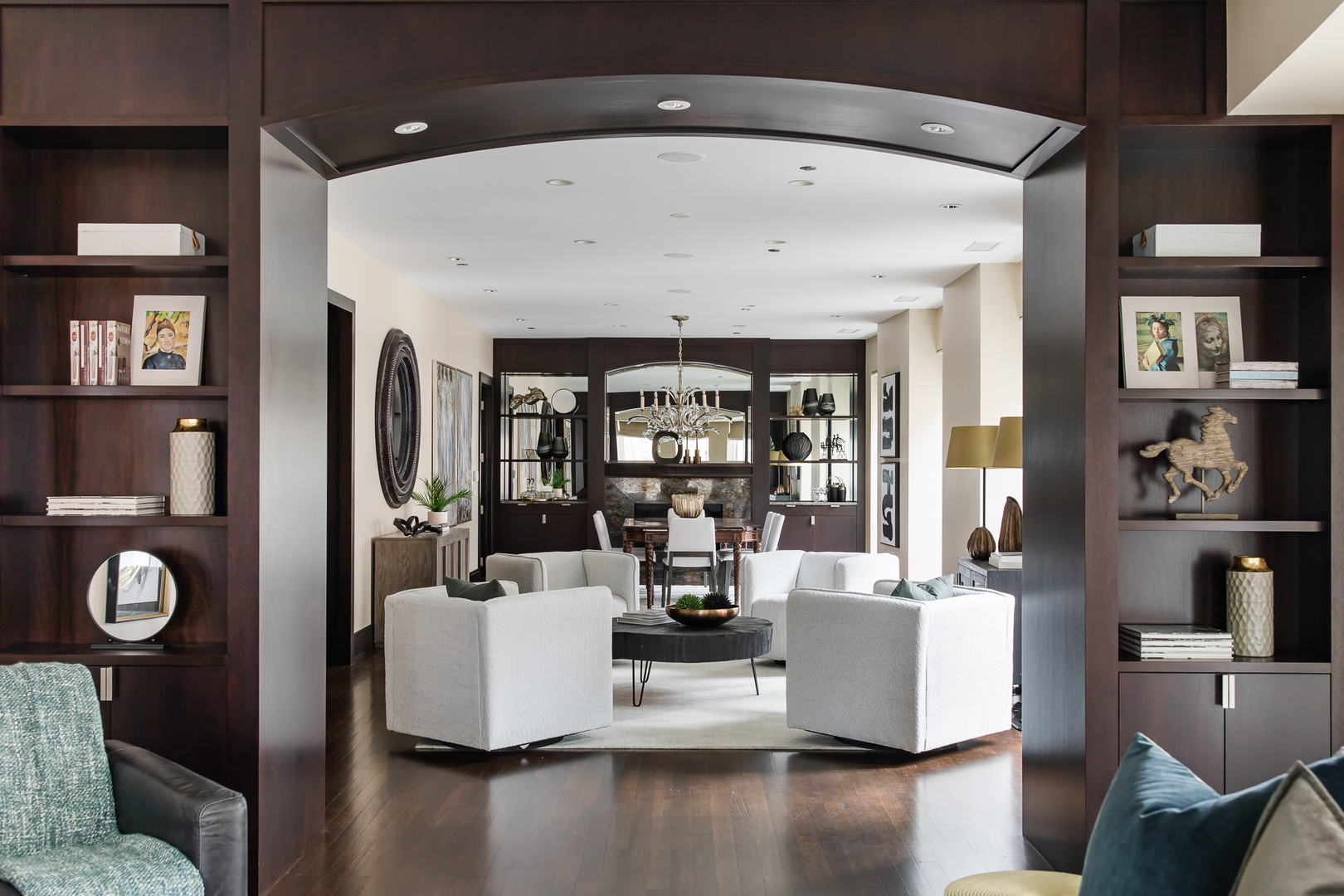 50 E Chestnut Street Unit: 501