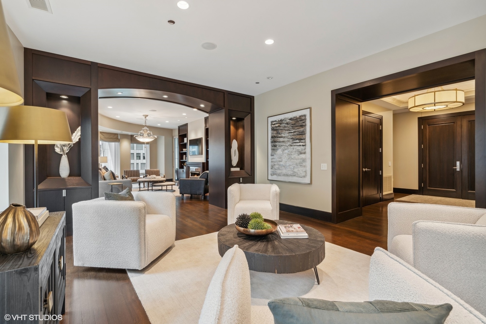 50 E Chestnut Street Unit: 501