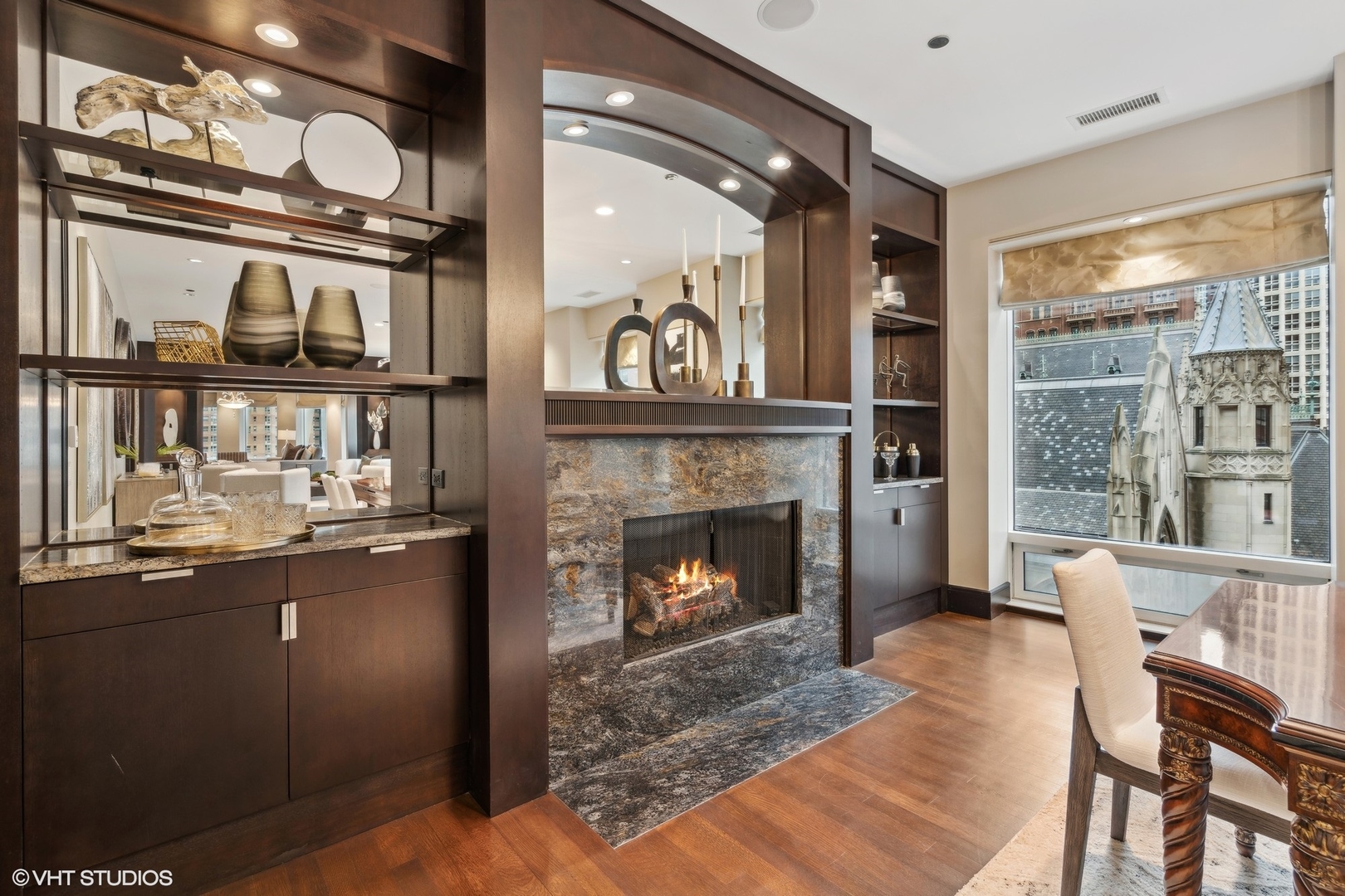 50 E Chestnut Street Unit: 501