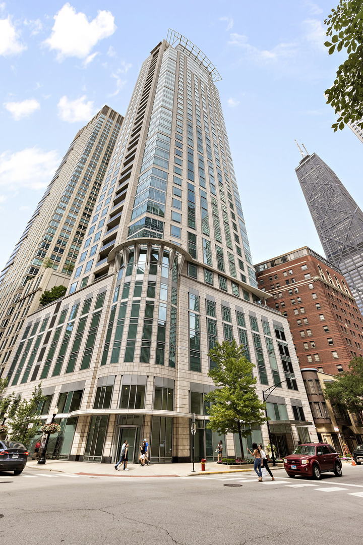 50 E Chestnut Street Unit: 501