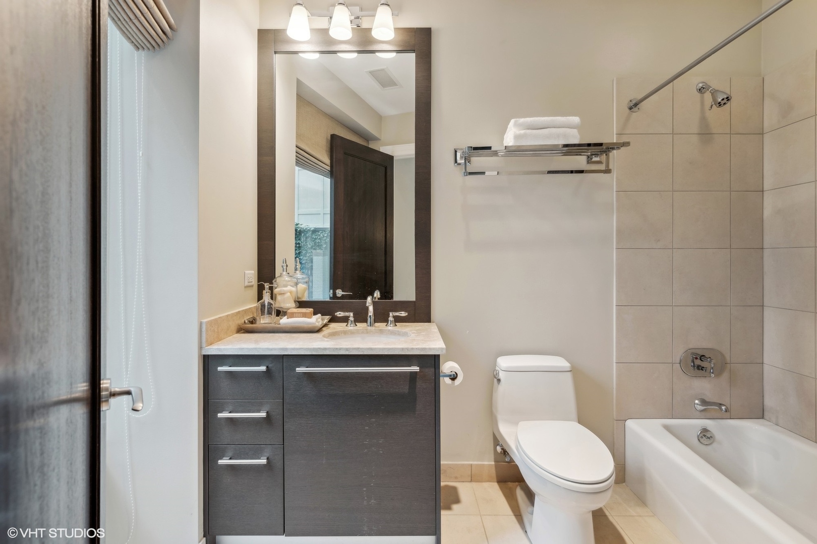 50 E Chestnut Street Unit: 501