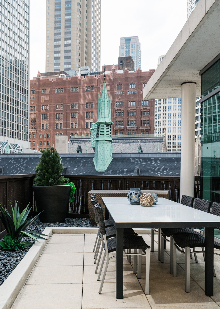 50 E Chestnut Street Unit: 501