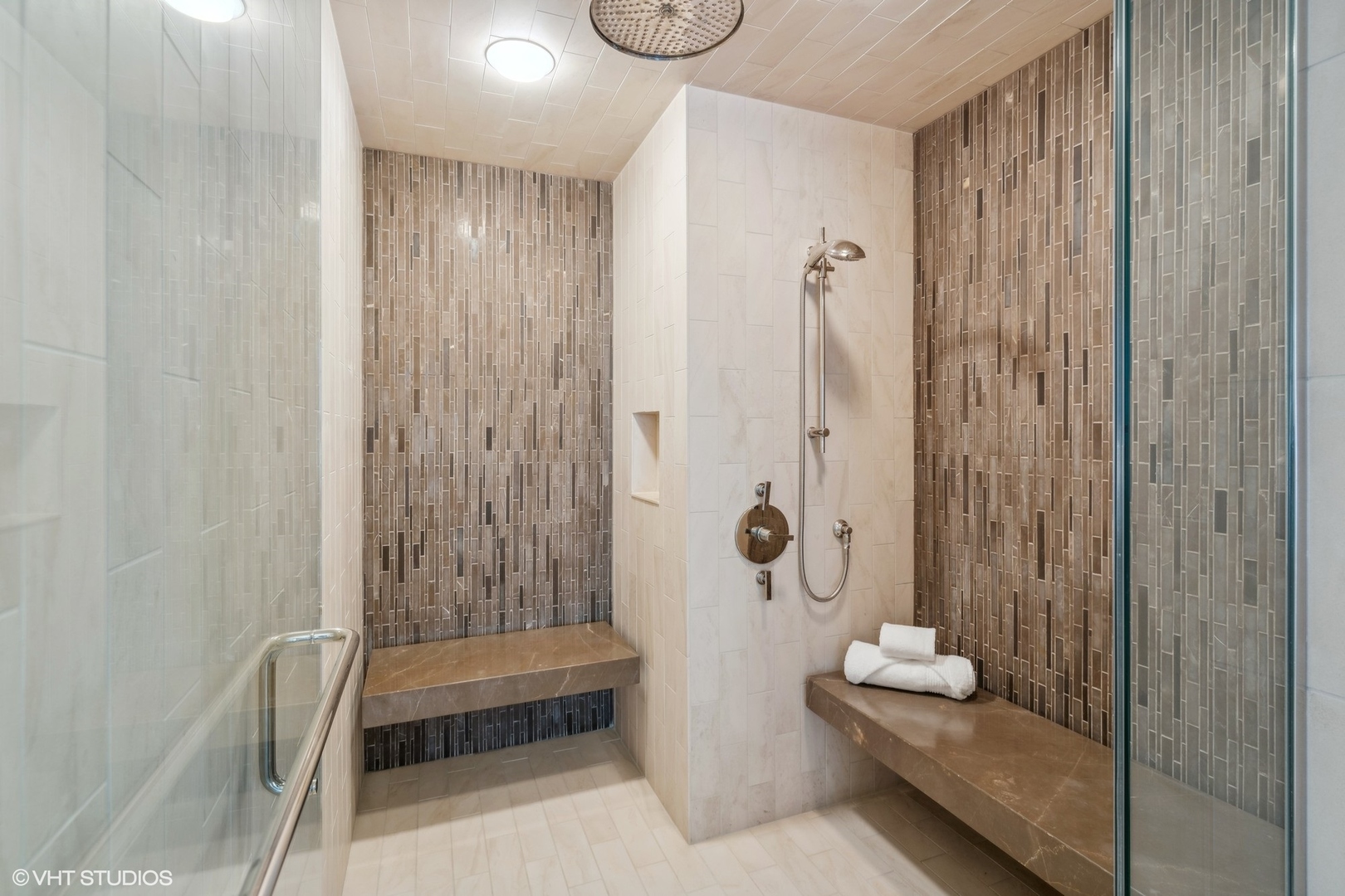 50 E Chestnut Street Unit: 501