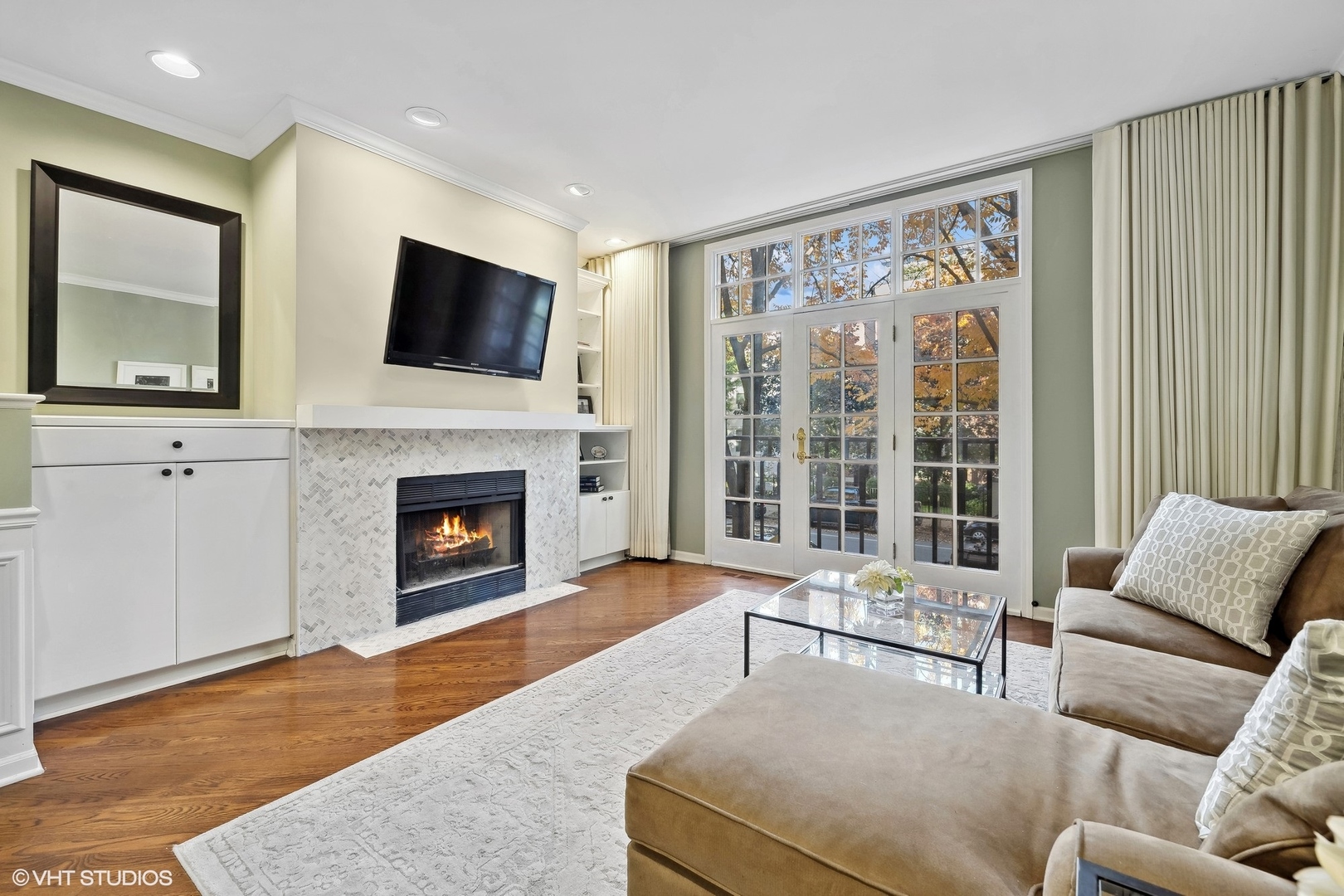 2632 N Southport Avenue