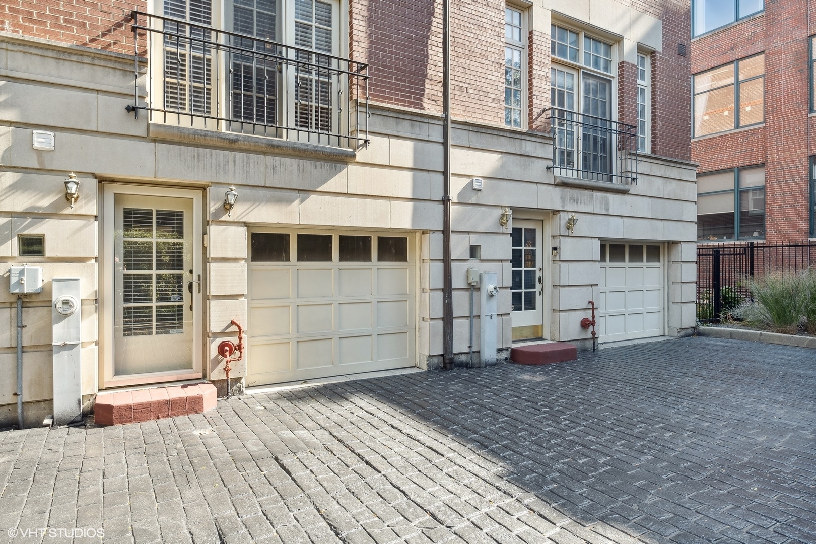 2632 N Southport Avenue