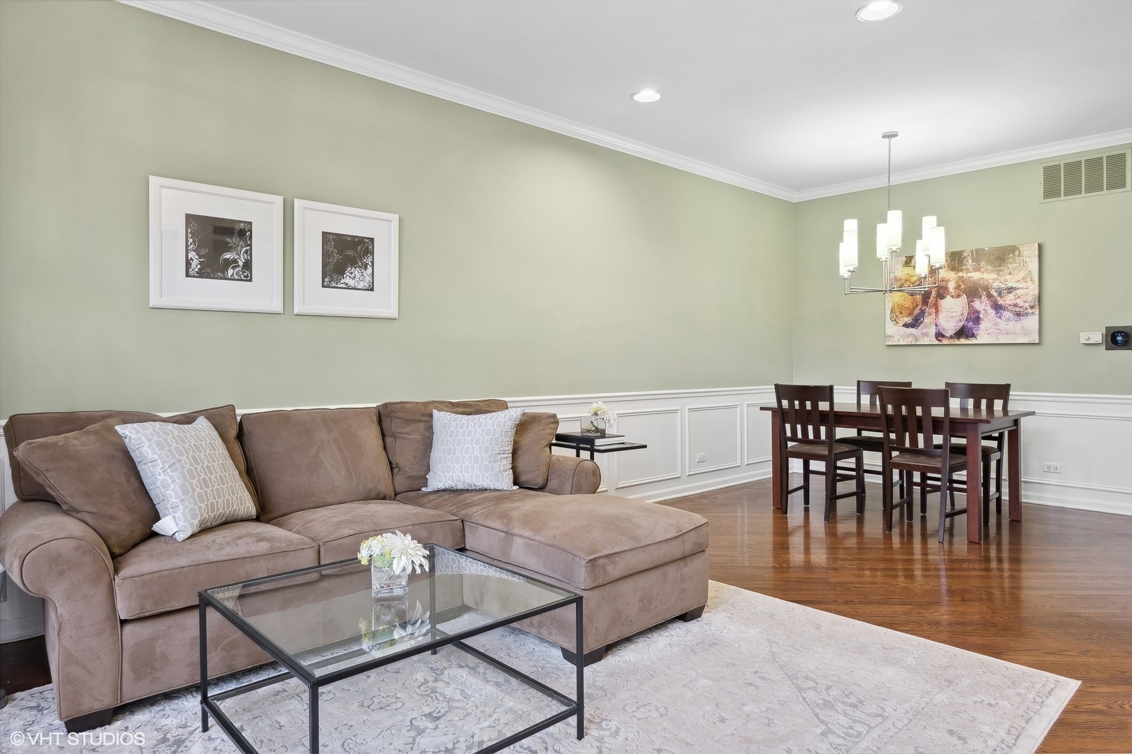 2632 N Southport Avenue