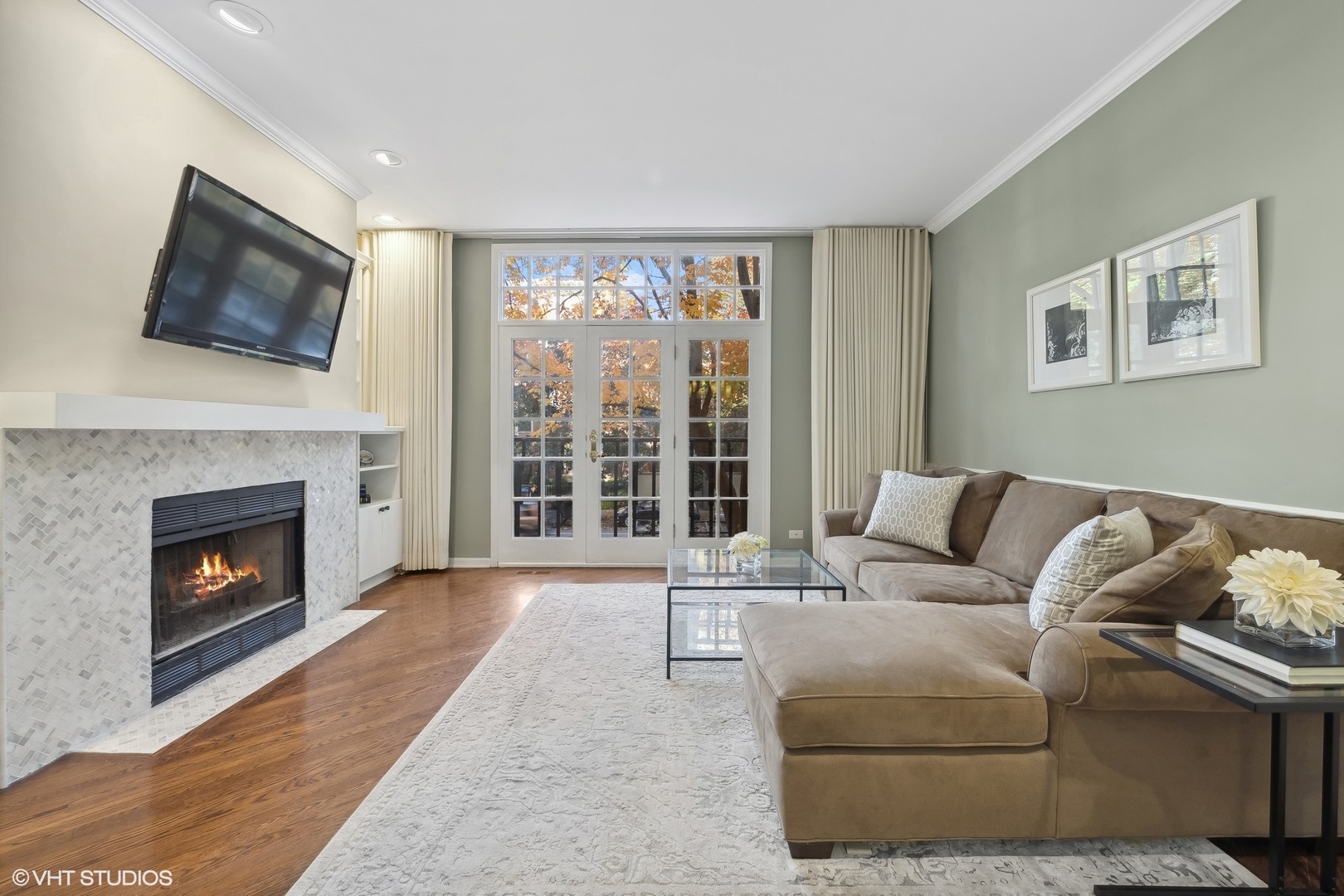 2632 N Southport Avenue