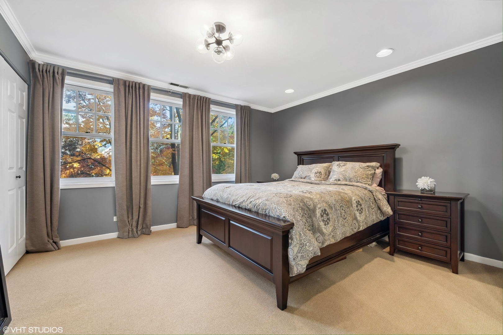 2632 N Southport Avenue