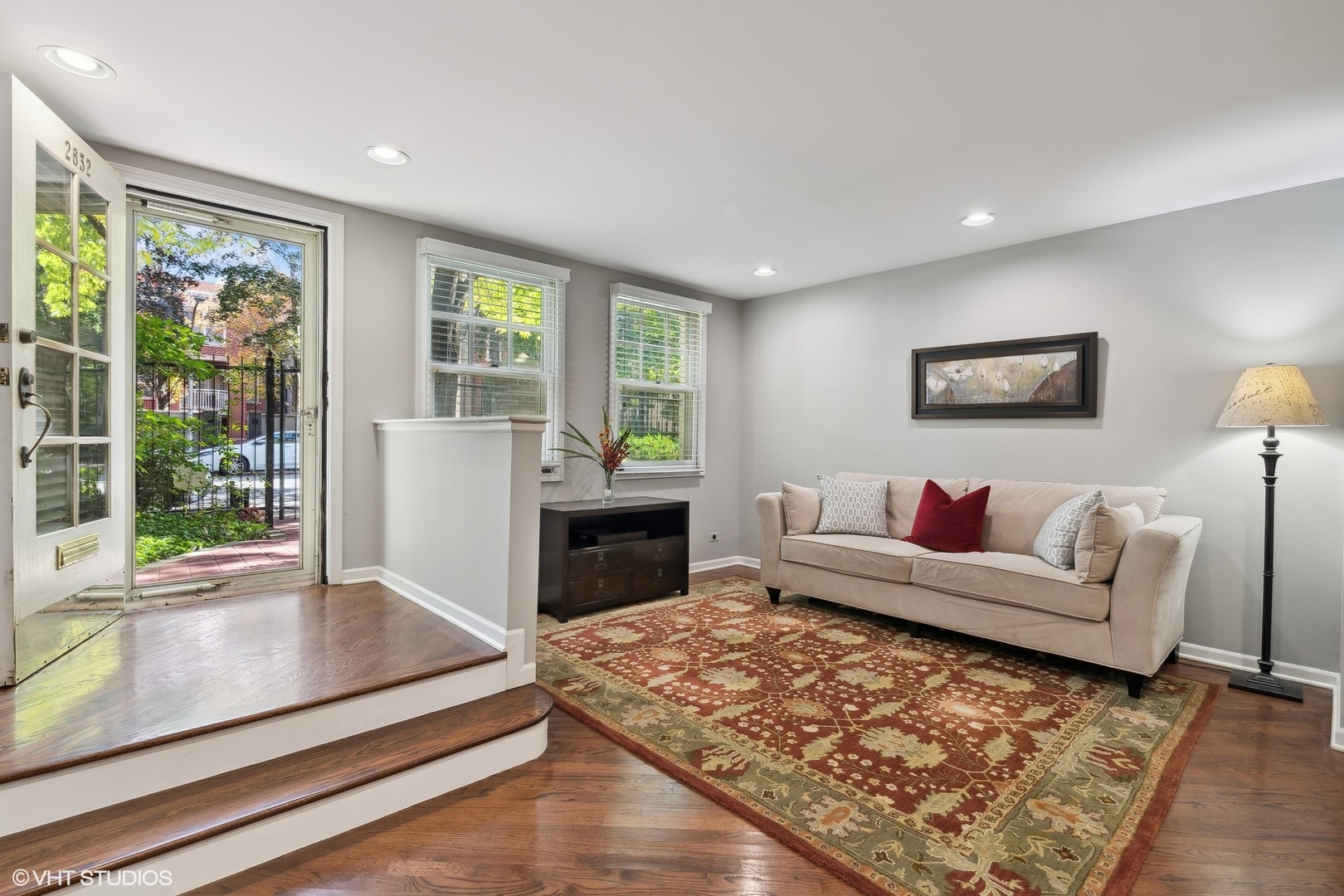 2632 N Southport Avenue