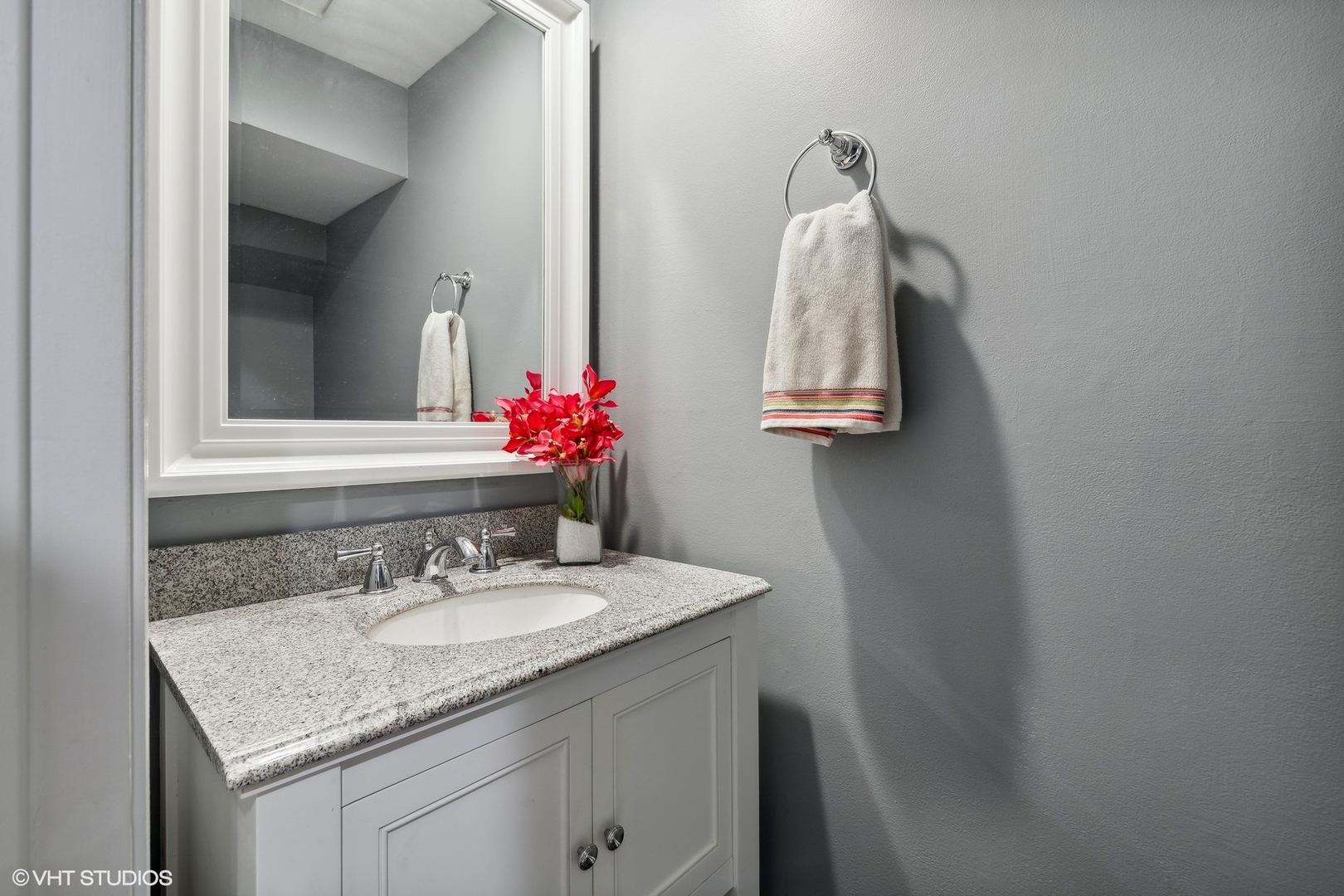 2632 N Southport Avenue