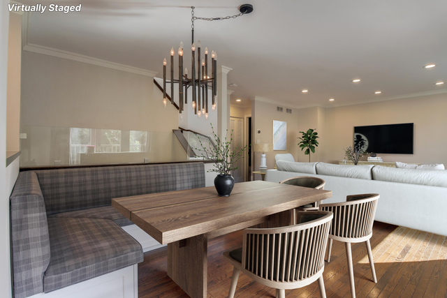 2318 N Lakewood Avenue