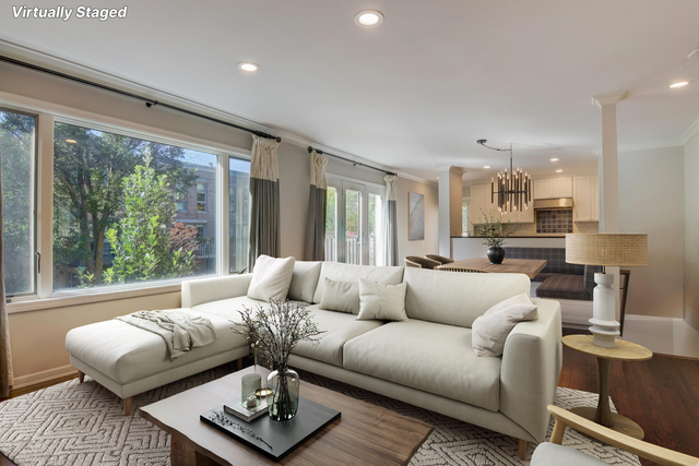 2318 N Lakewood Avenue