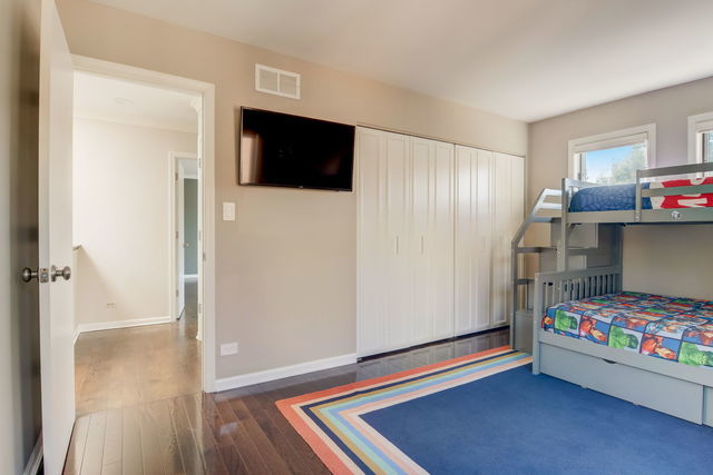 2318 N Lakewood Avenue