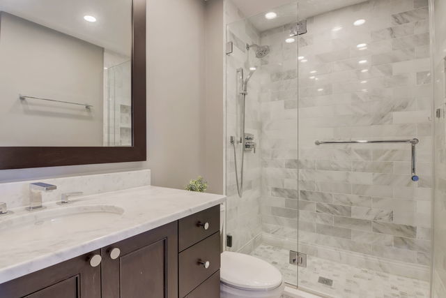 2318 N Lakewood Avenue