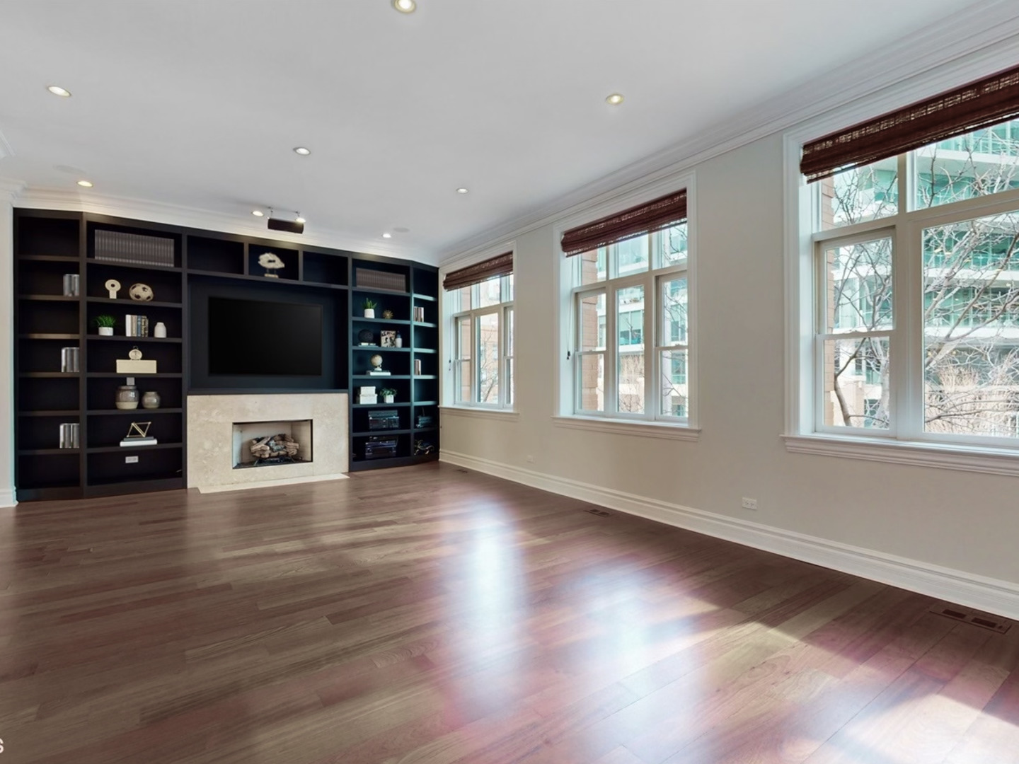 1011 W Fulton Market