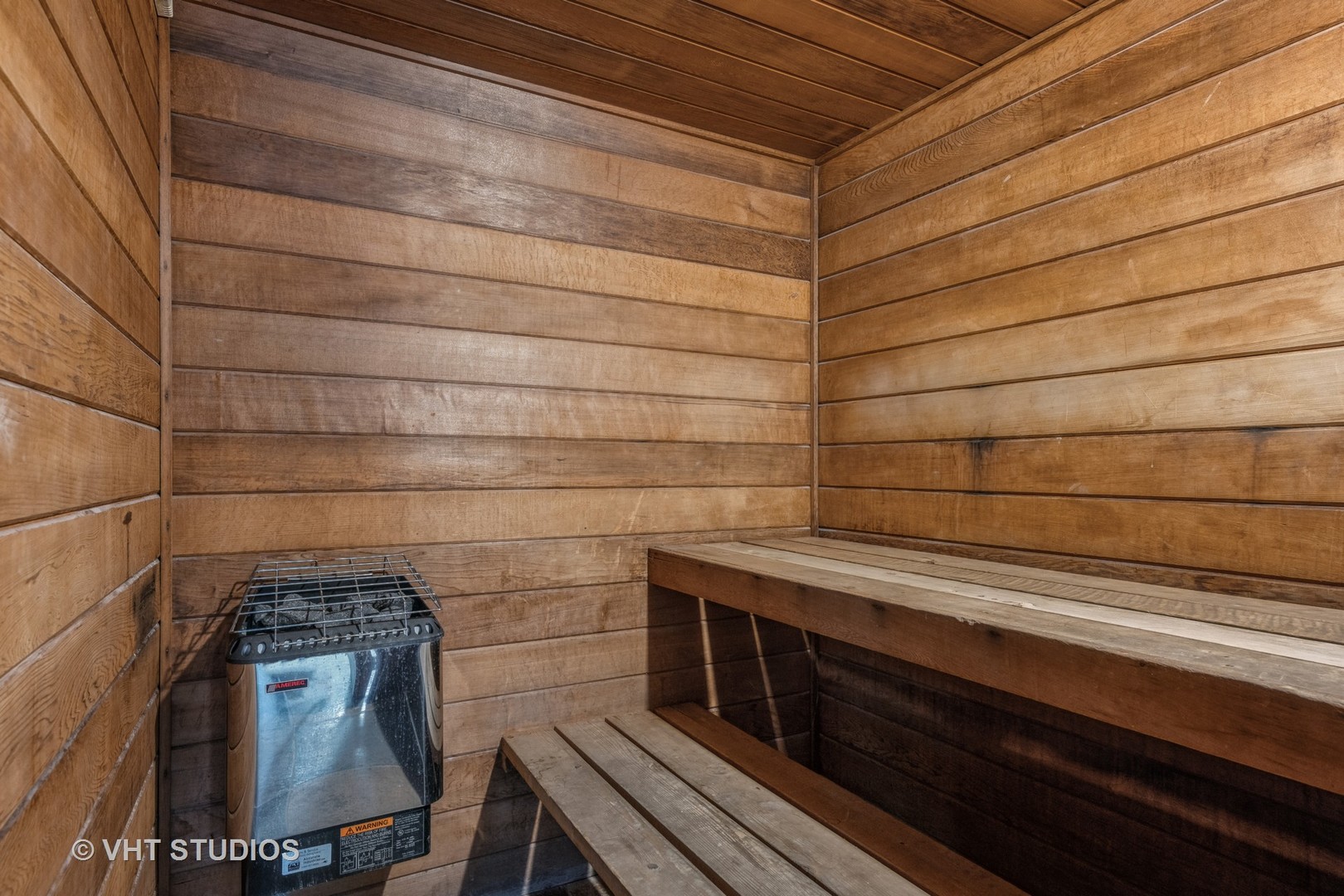 3900 N Pine Grove Avenue Unit: 907