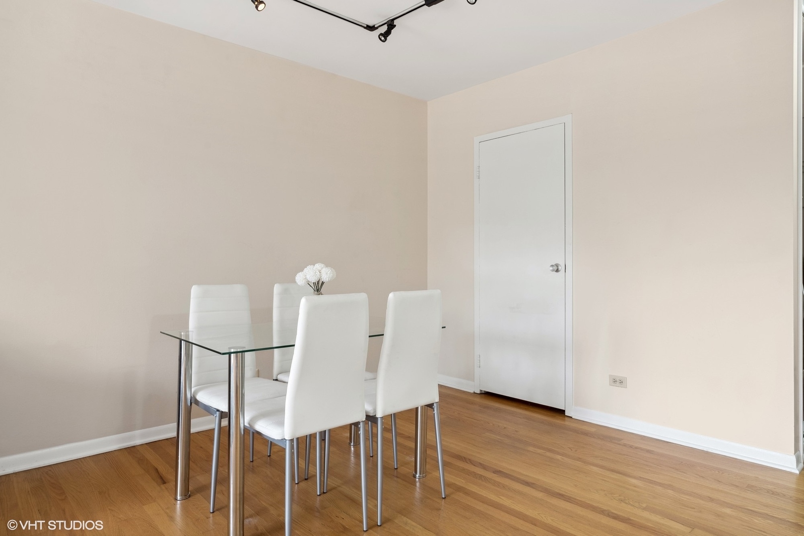 835 RIDGE Avenue Unit: 304