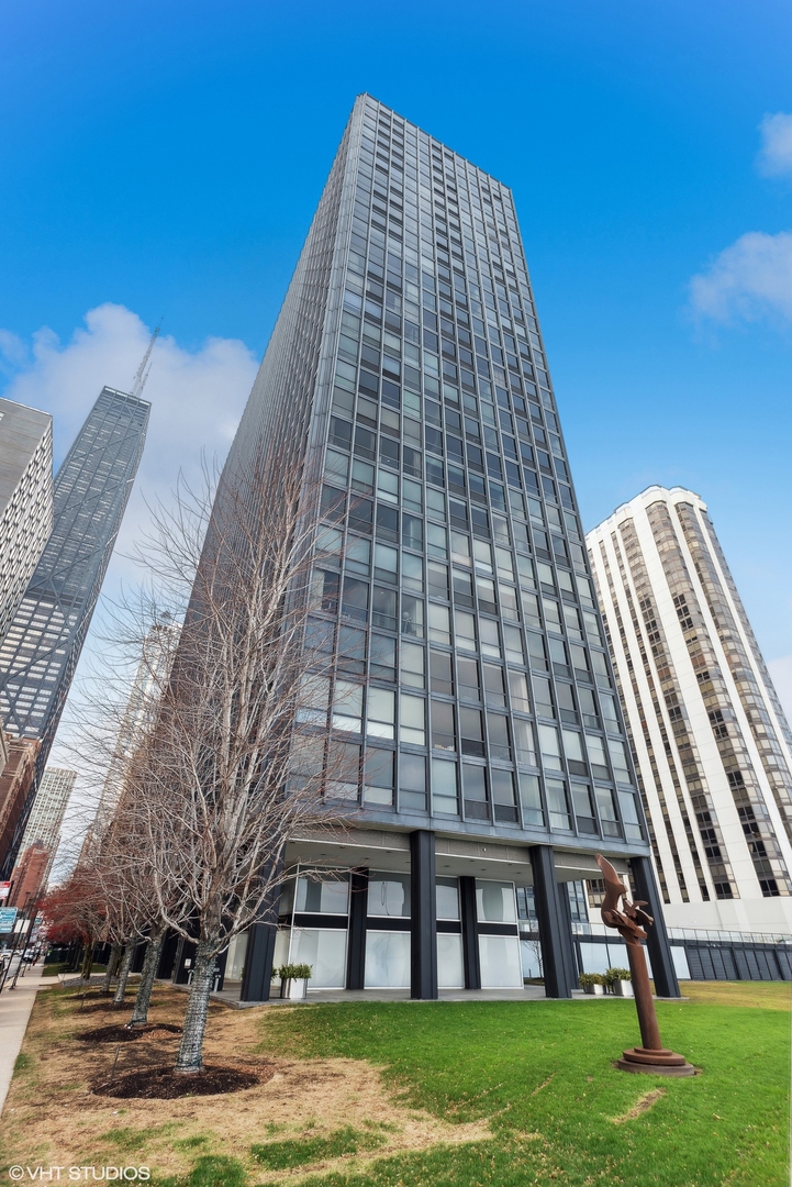 900 N LAKE SHORE Drive Unit: 2505