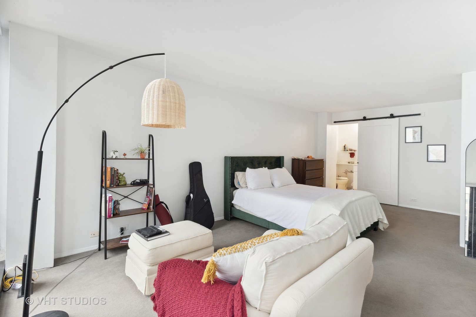 900 N LAKE SHORE Drive Unit: 2505