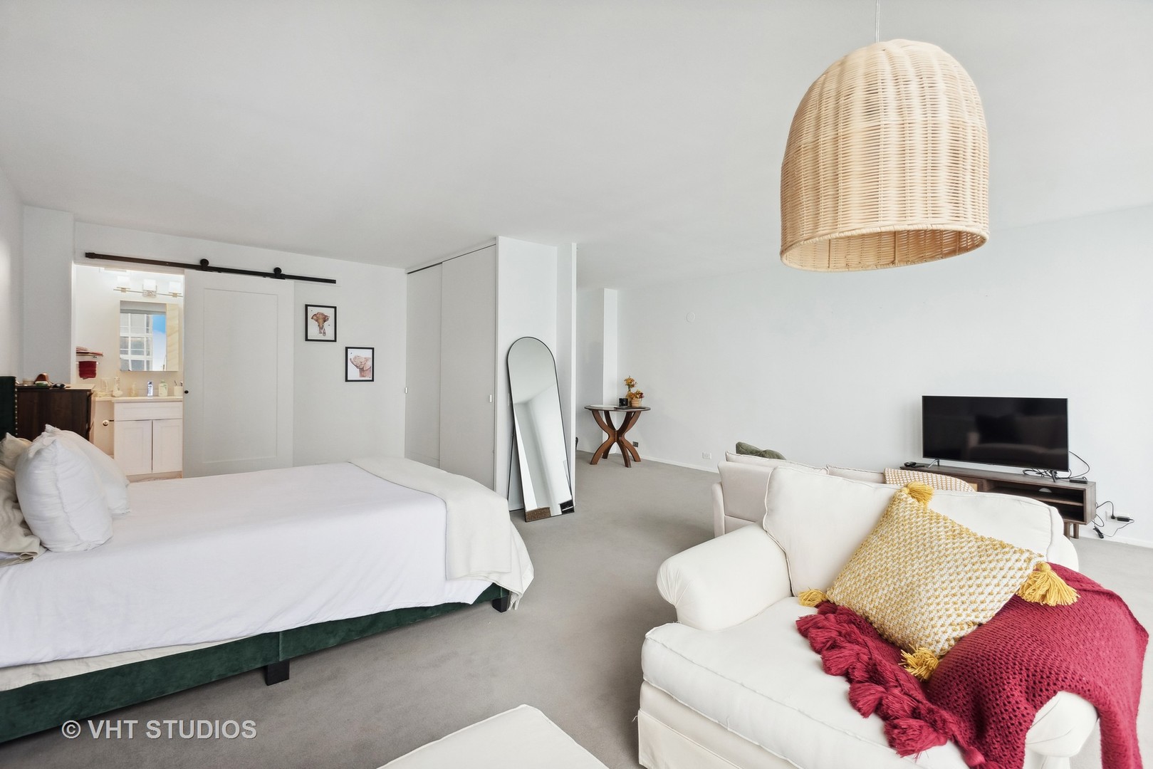 900 N LAKE SHORE Drive Unit: 2505