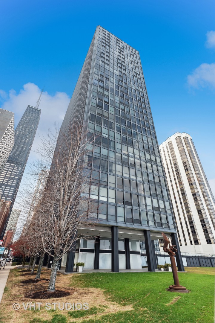 900 N LAKE SHORE Drive Unit: 2505
