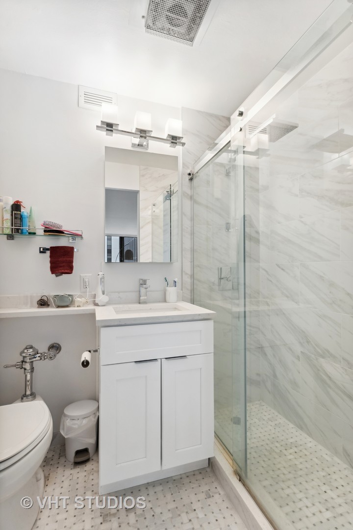 900 N LAKE SHORE Drive Unit: 2505