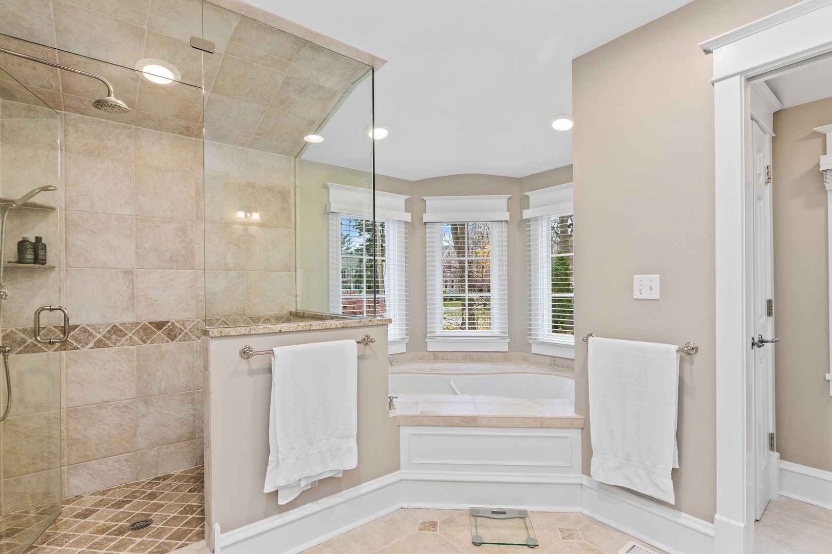 546 E Scranton Avenue