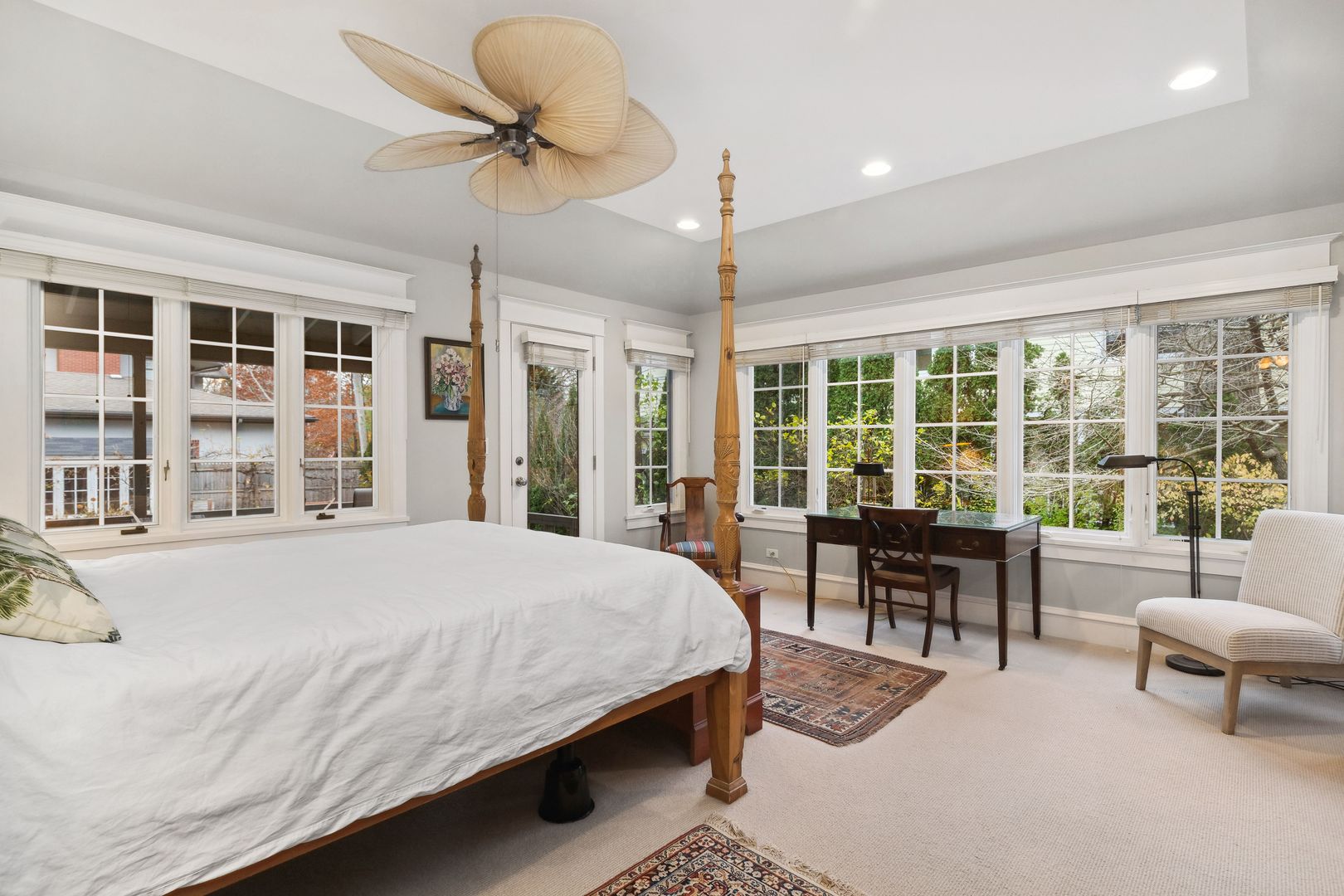 546 E Scranton Avenue