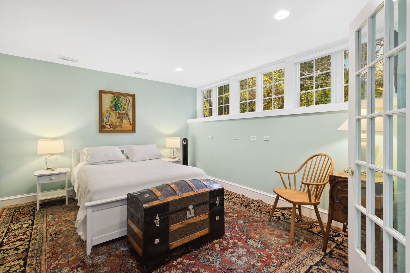 546 E Scranton Avenue