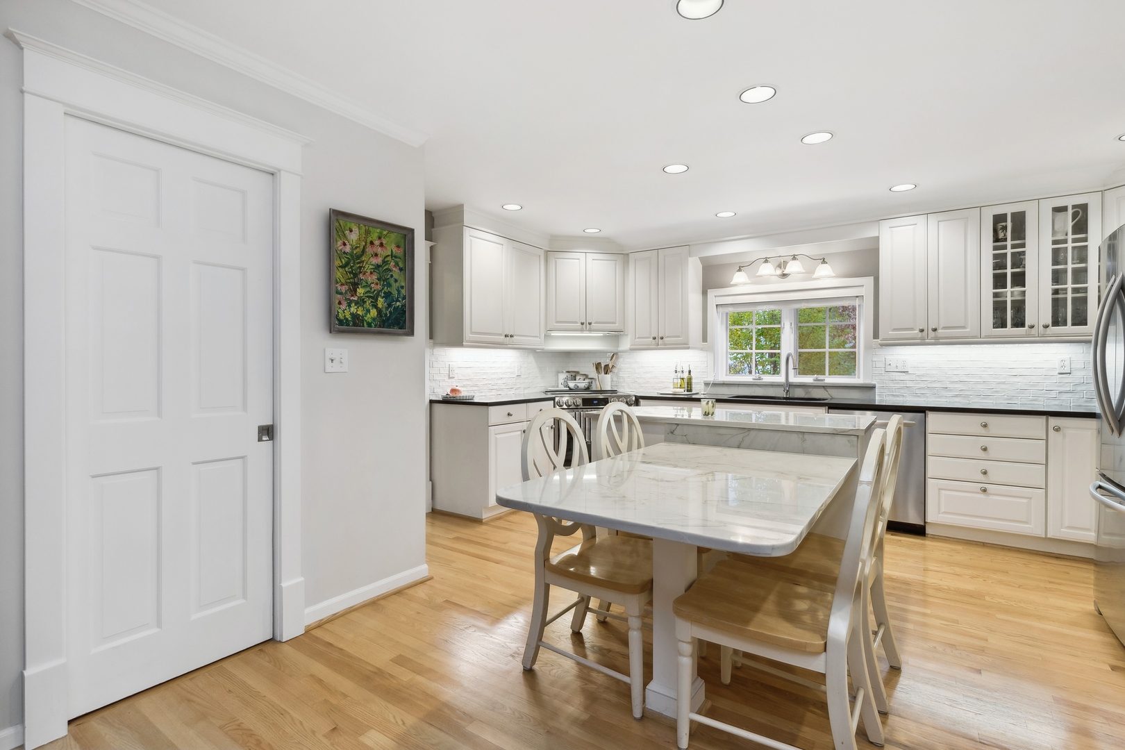 546 E Scranton Avenue