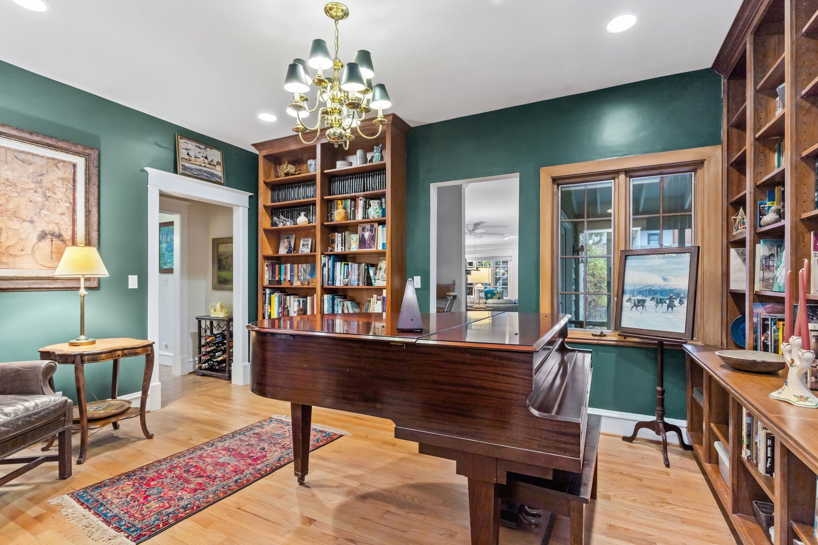 546 E Scranton Avenue