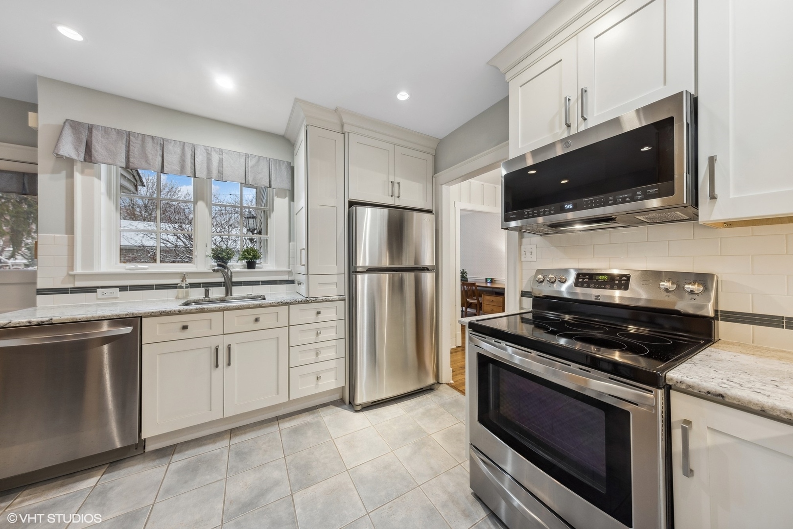 3901 Franklin Avenue