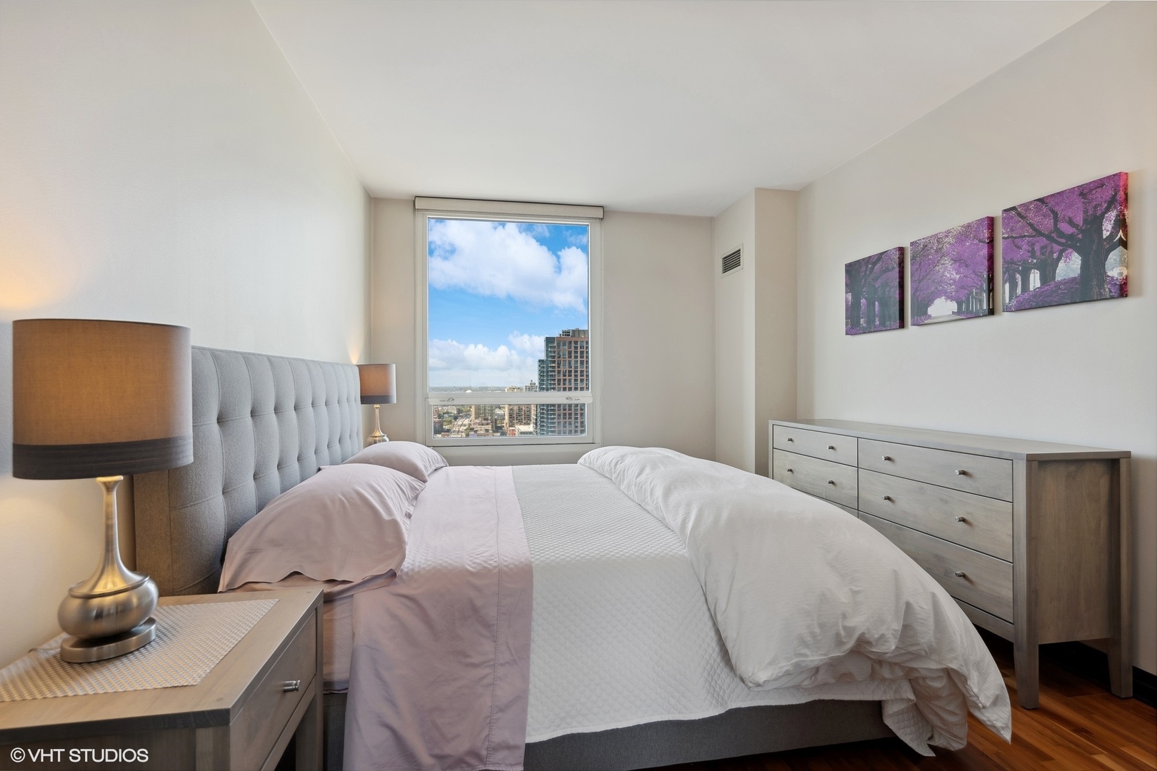 33 W Ontario Street Unit: 31G