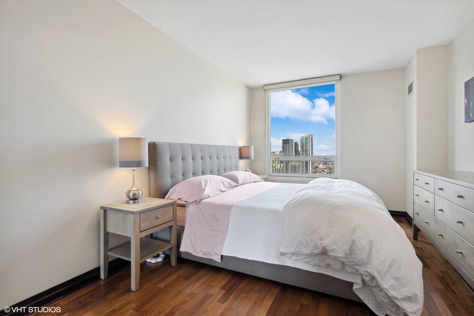 33 W Ontario Street Unit: 31G