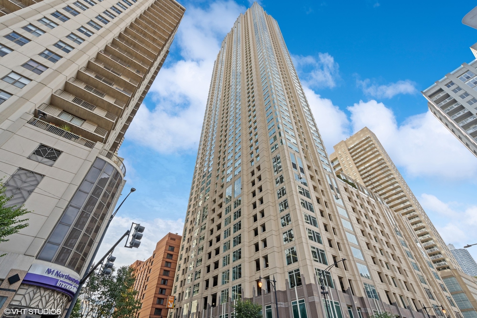 33 W Ontario Street Unit: 31G
