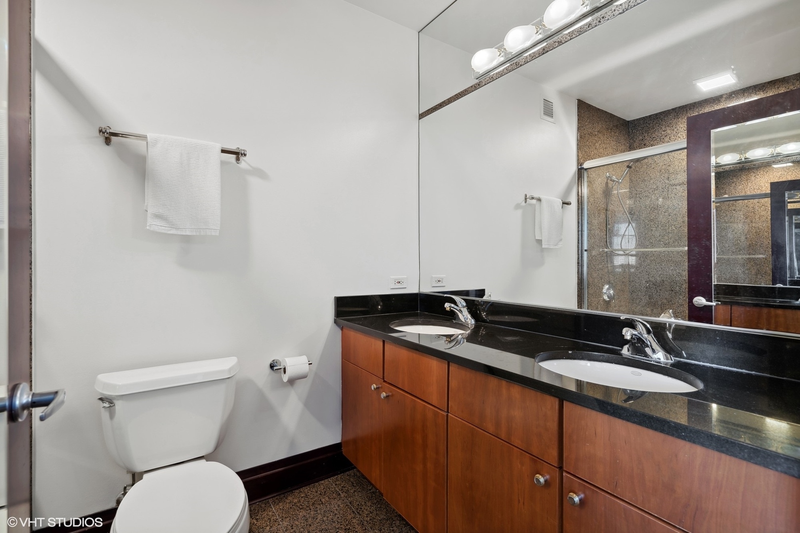 33 W Ontario Street Unit: 31G