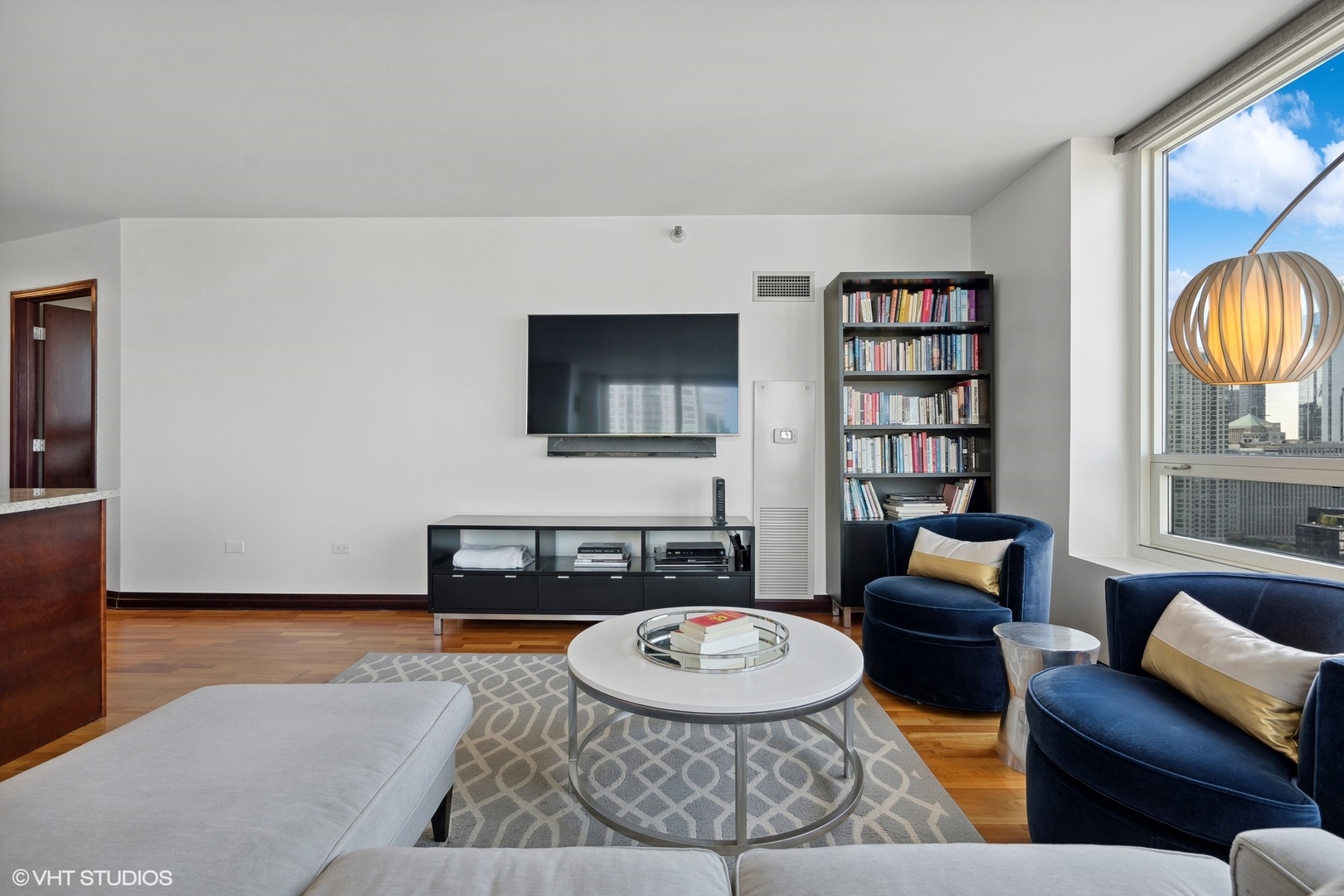 33 W Ontario Street Unit: 31G