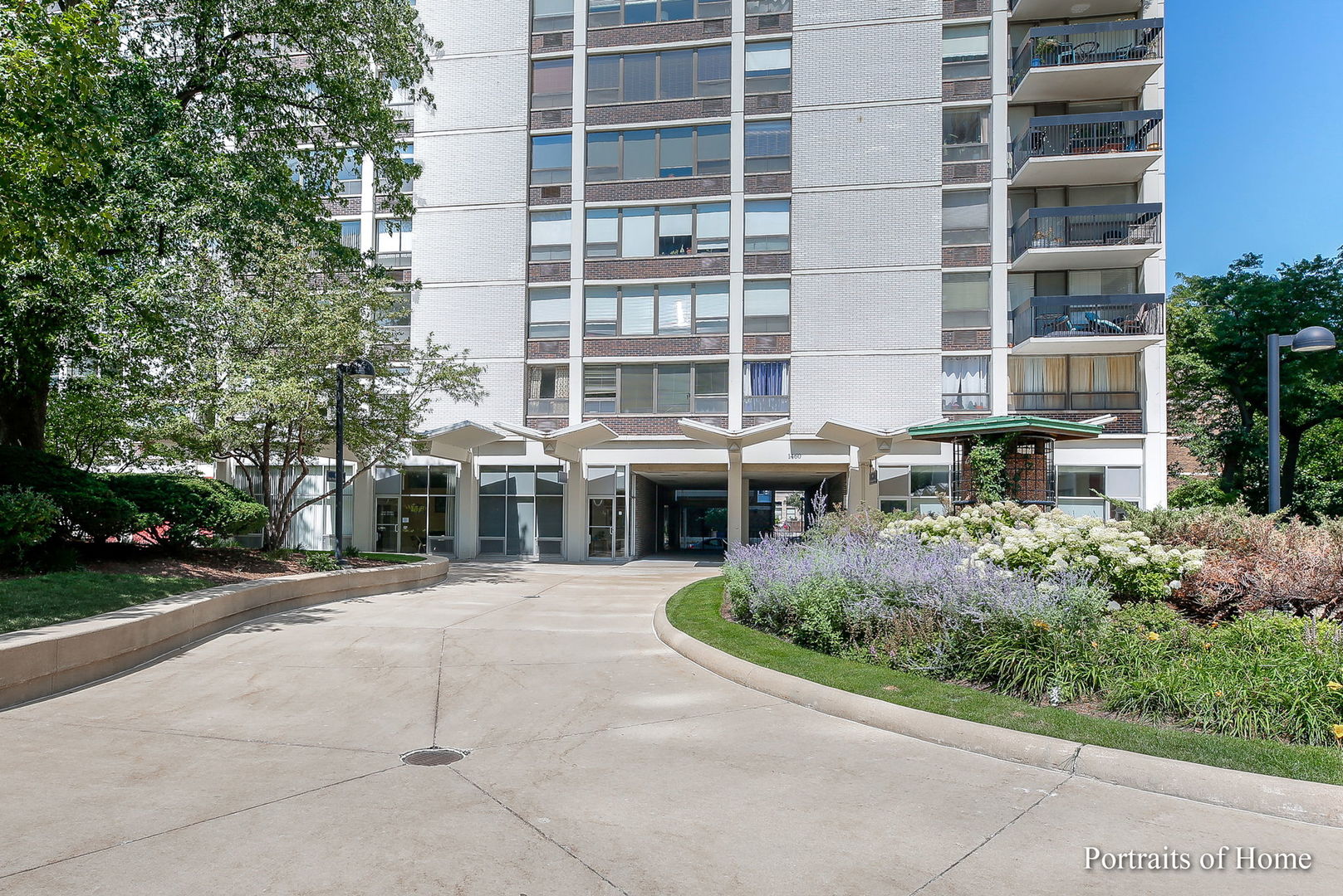 1460 N Sandburg Terrace Unit: 2408