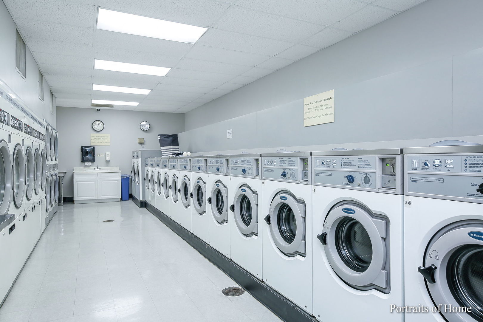 1460 N Sandburg Terrace Unit: 2408