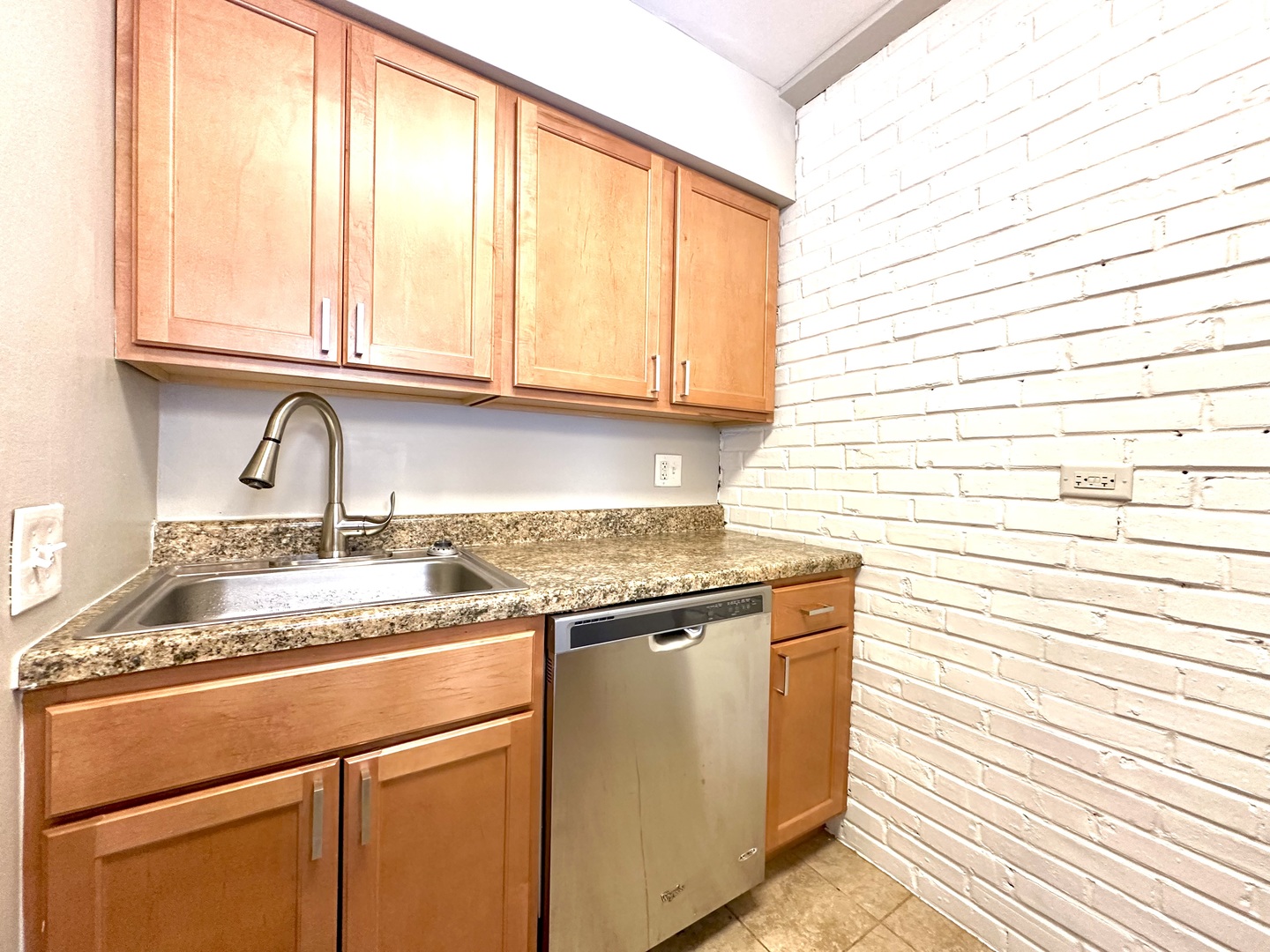 2714 N Mildred Avenue Unit: 7