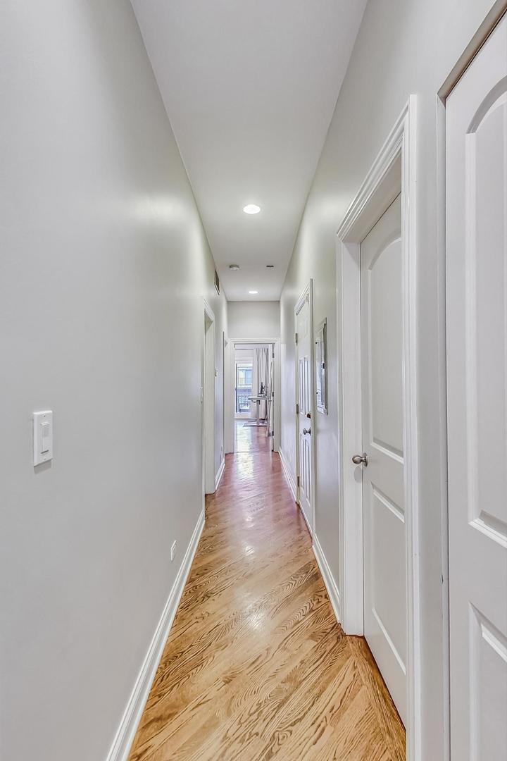 921 N Damen Avenue Unit: 4