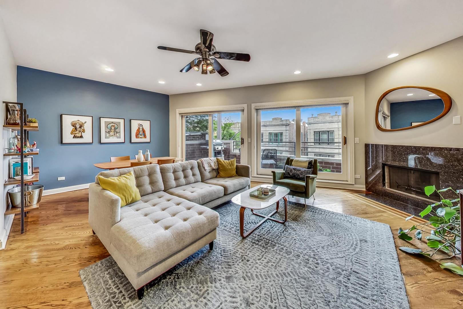 921 N Damen Avenue Unit: 4