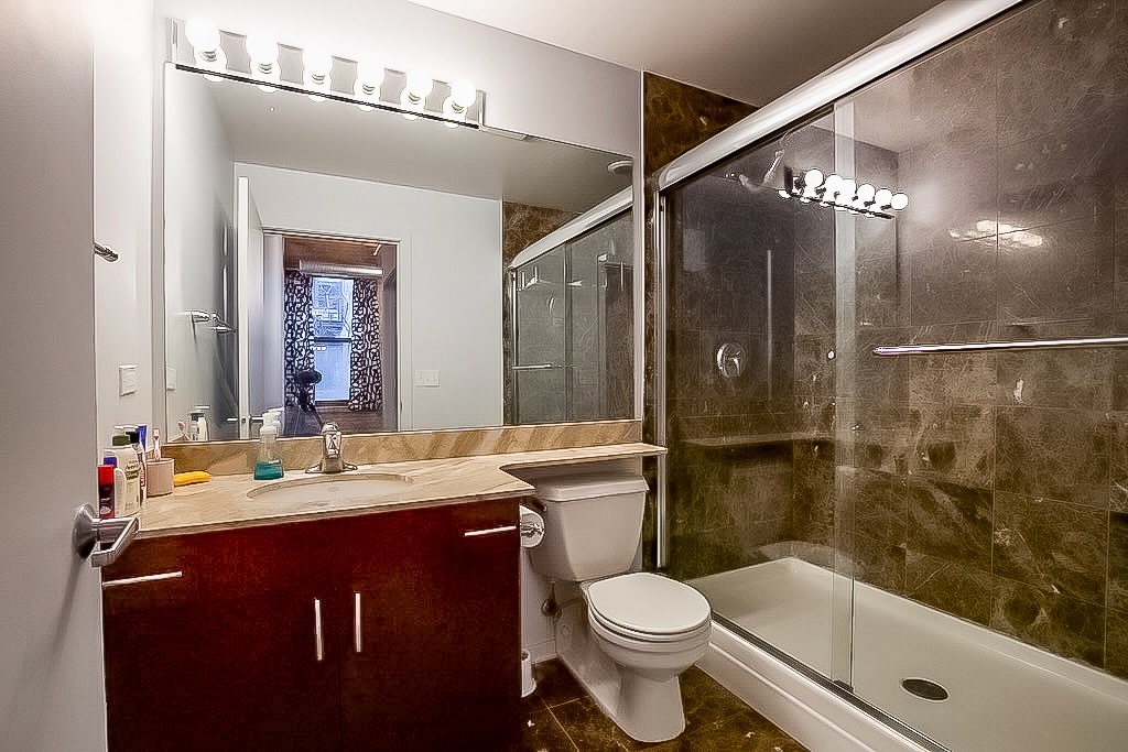 1040 W Adams Street Unit: 221