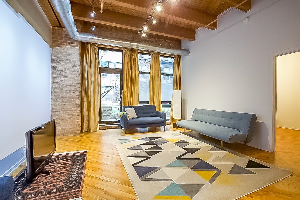 1040 W Adams Street Unit: 221