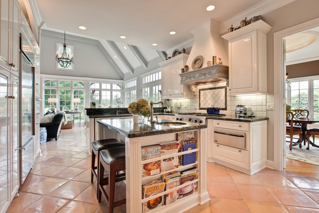 1745 W Broadland Lane