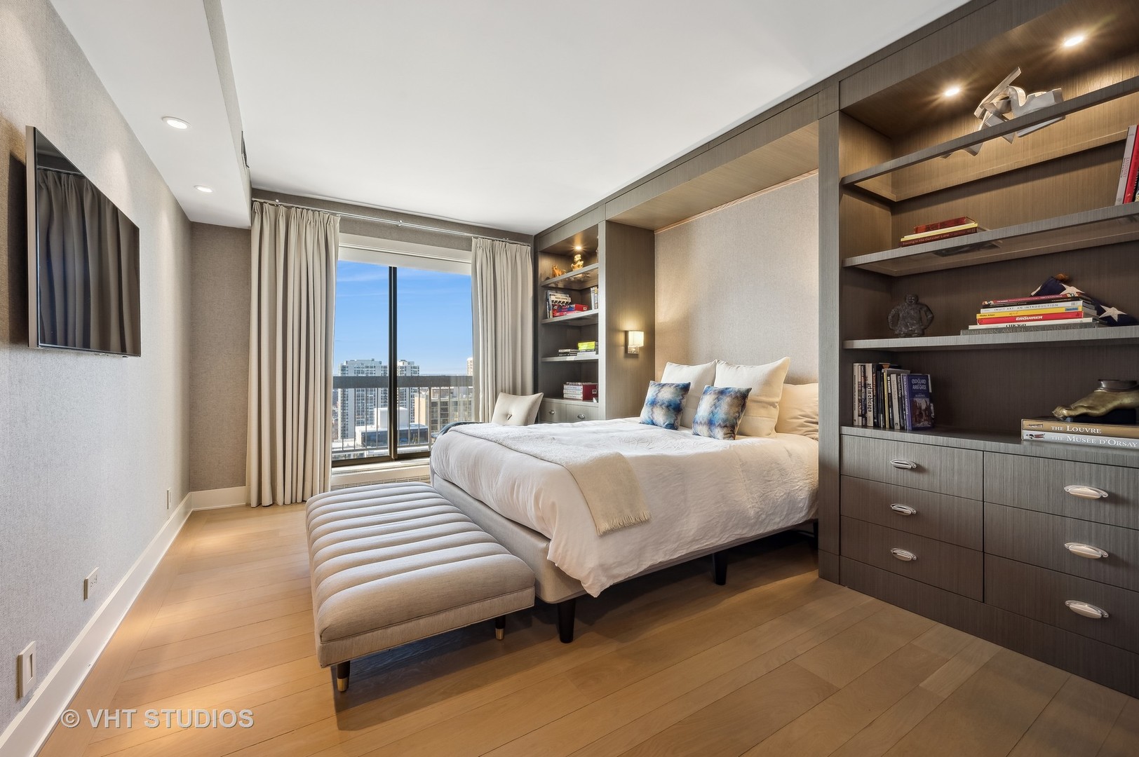 1418 N Lake Shore Drive Unit: 26