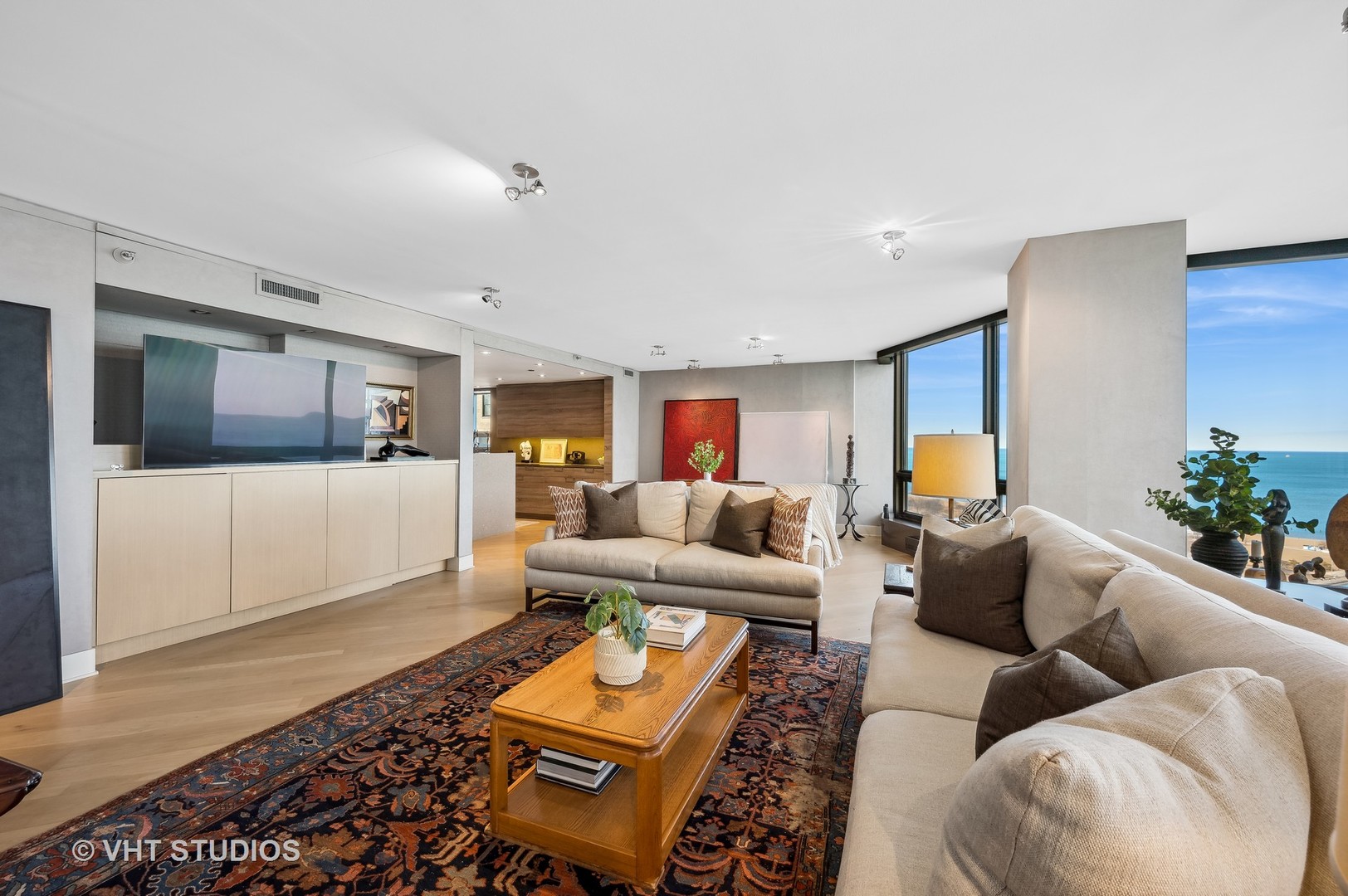 1418 N Lake Shore Drive Unit: 26