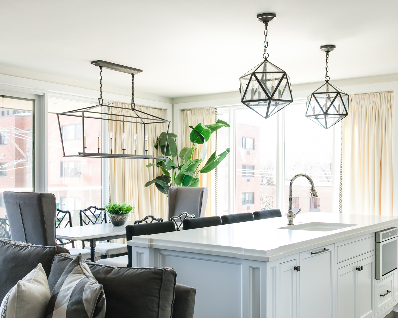 1625 N Burling Street Unit: 304