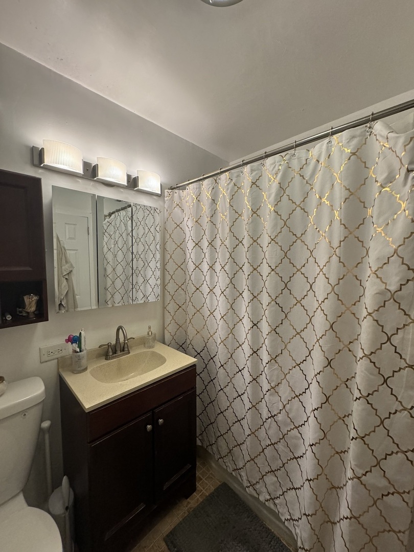 1460 N Sandburg Terrace Unit: 2504